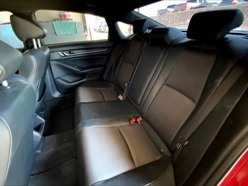 Used 2018 Honda Accord Sport image 19