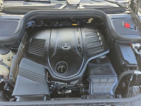 Used 2022 Mercedes-Benz GLS 450 4MATIC image 36