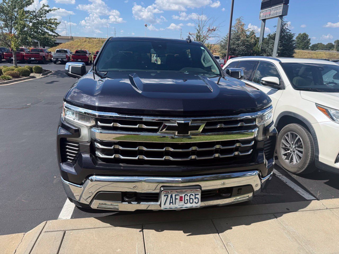 Used 2023 Chevrolet Silverado 1500 LTZ w/ LTZ Convenience Package II AWD/4WD image 2