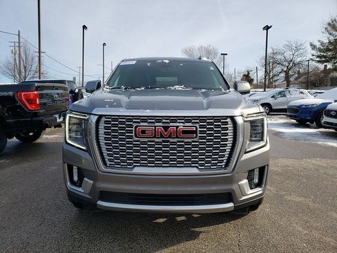 Used 2021 GMC Yukon Denali w/ Denali Premium Package image 2