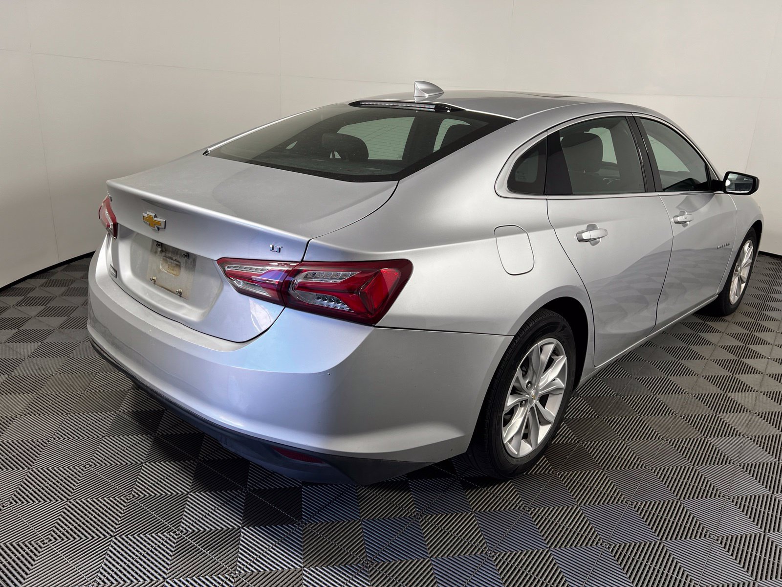 Used 2019 Chevrolet Malibu LT FWD image 5