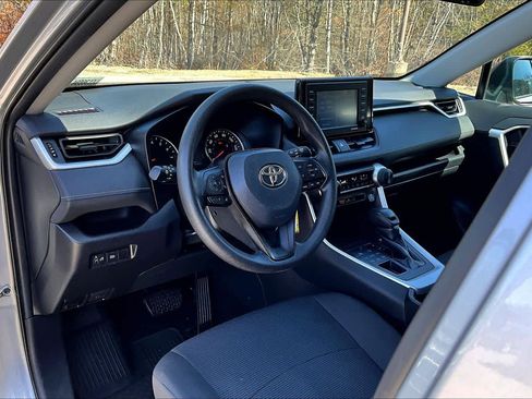 Used 2020 Toyota RAV4 LE w/ All Weather Liner Package AWD/4WD image 18