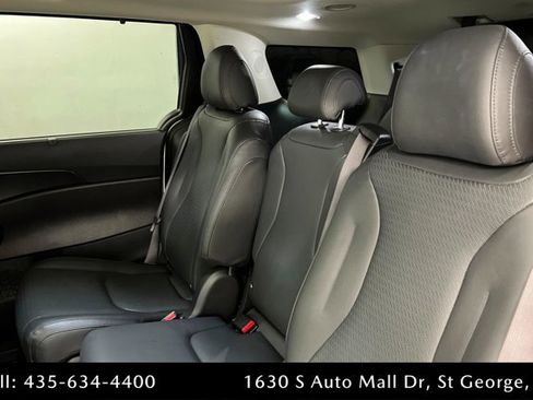Used 2025 Kia Carnival SX Prestige image 19