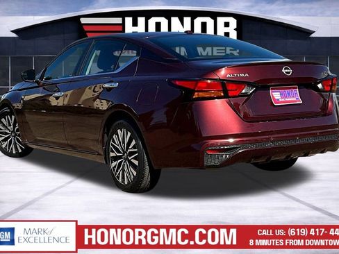 Used 2023 Nissan Altima 2.5 SV image 4
