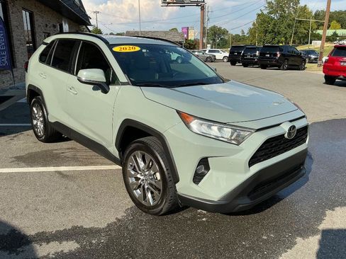 Used 2020 Toyota RAV4 XLE Premium FWD image 8