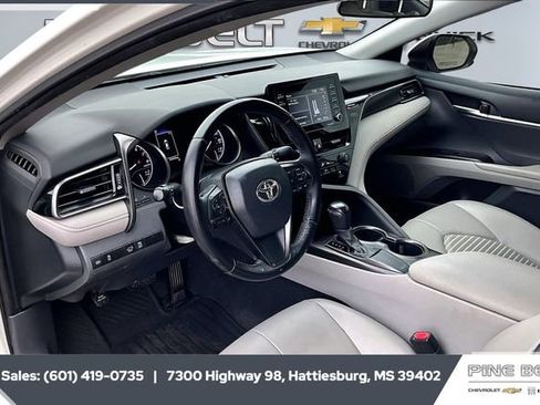 Used 2021 Toyota Camry SE image 12