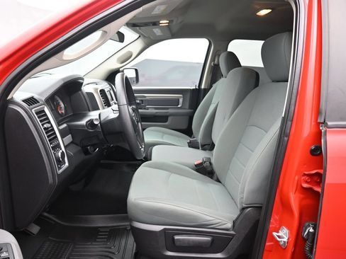 Used 2018 RAM 1500 Classic SLT AWD/4WD image 13