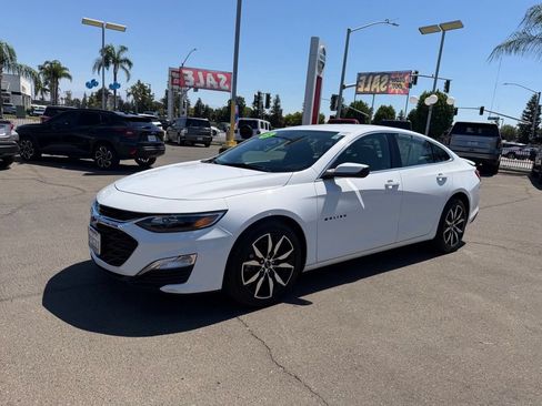 Used 2025 Chevrolet Malibu RS FWD image 3