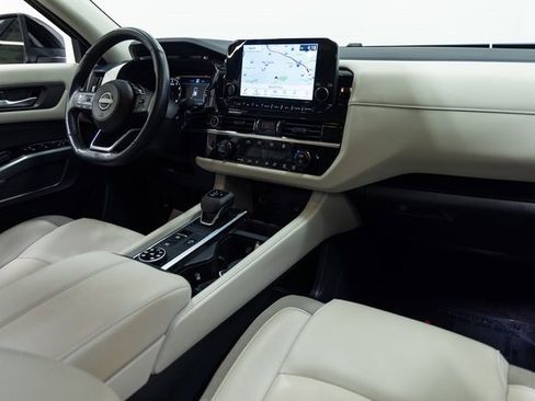 Used 2024 Nissan Pathfinder SL image 26