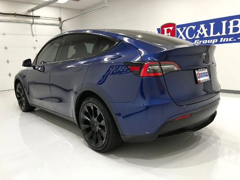 Used 2021 Tesla Model Y Long Range image 11