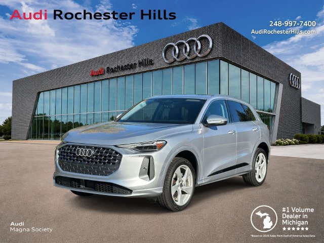 Certified 2025 Audi Q5 Premium AWD/4WD image 1