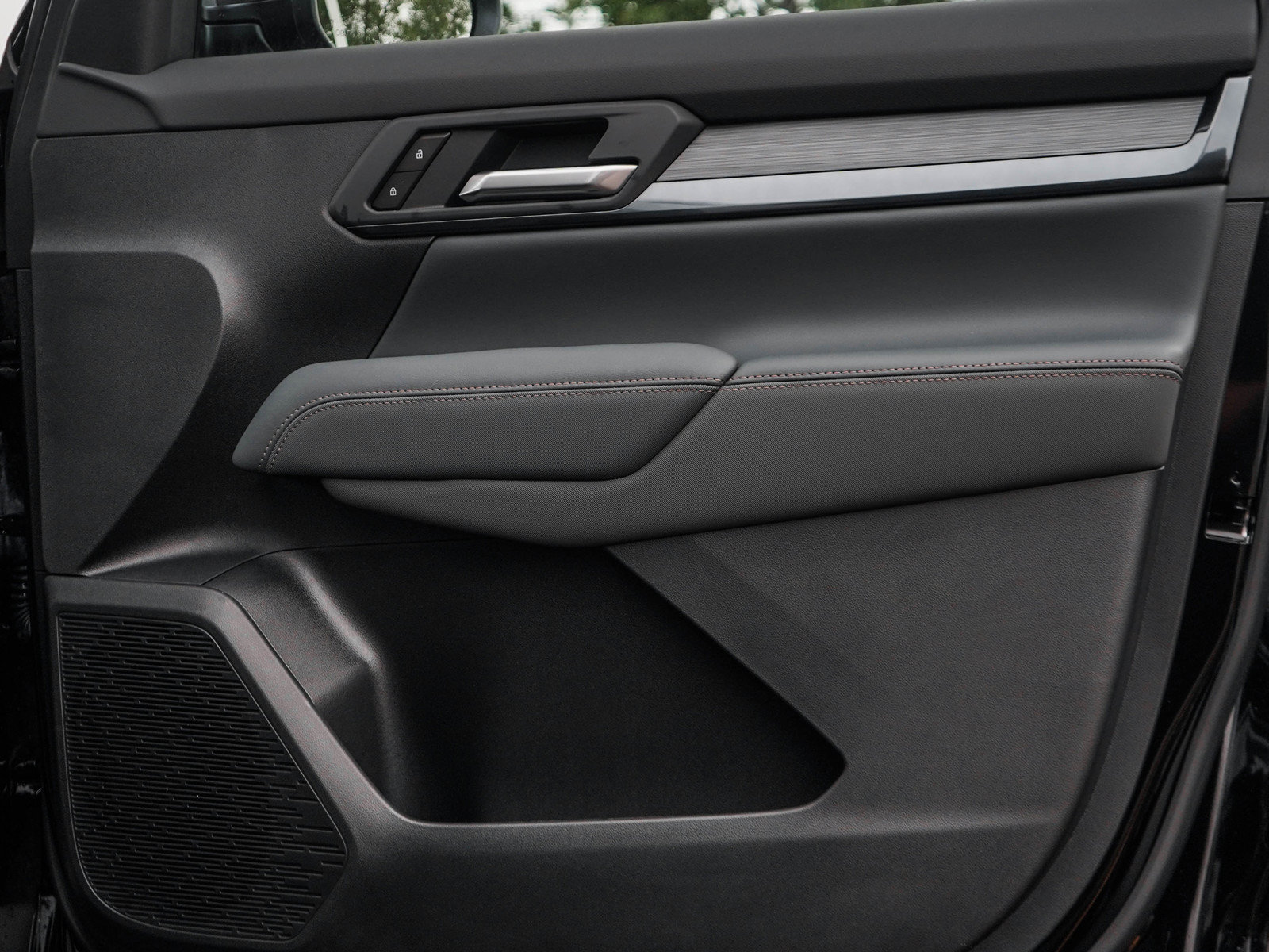 New 2027 GMC Terrain AT4 w/ Convenience Package III AWD/4WD image 10