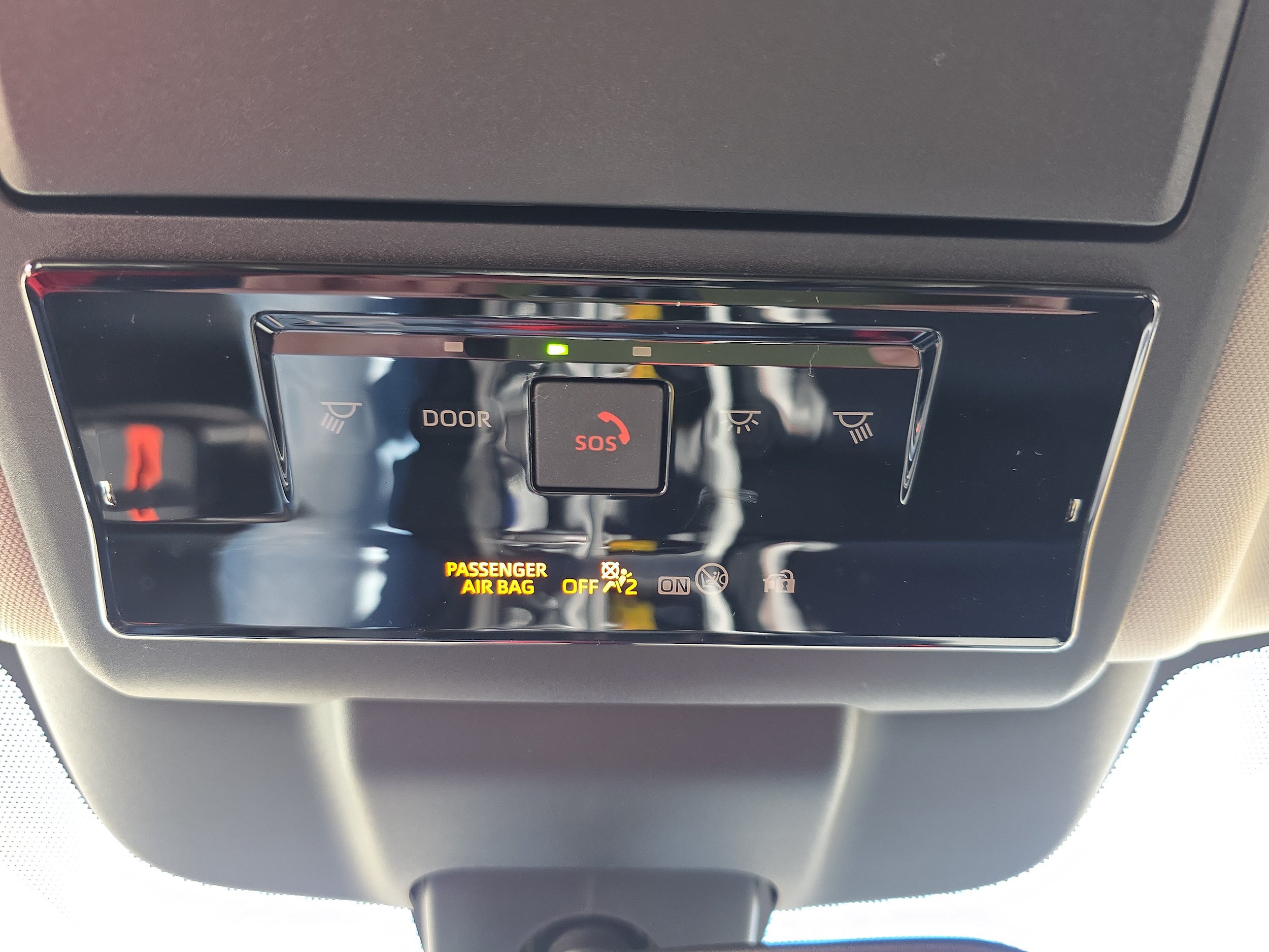 Used 2026 Toyota RAV4 AWD Plug-in Hybrid image 28