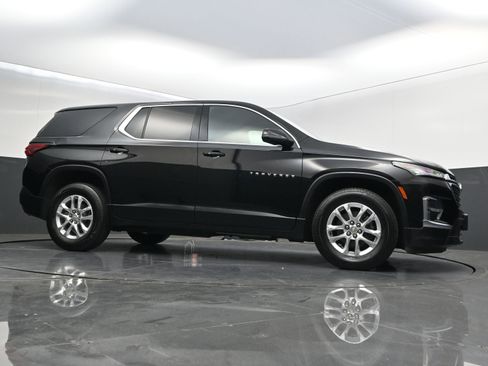 Used 2023 Chevrolet Traverse LS AWD/4WD image 39