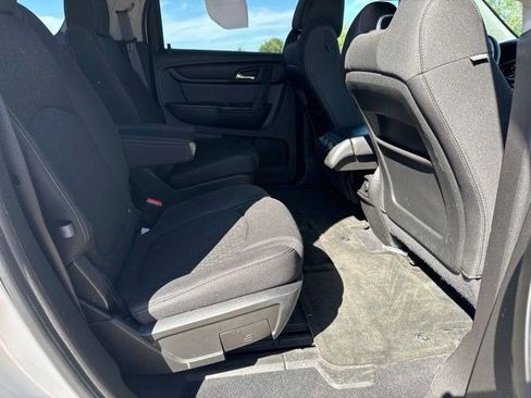 Used 2013 GMC Acadia SLE FWD image 15
