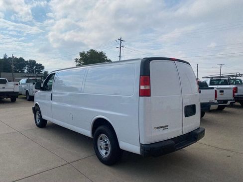 Used 2014 Chevrolet Express 3500 Extended image 13