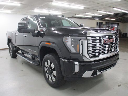 New 2025 GMC Sierra 2500 Denali w/ Technology Package image 10