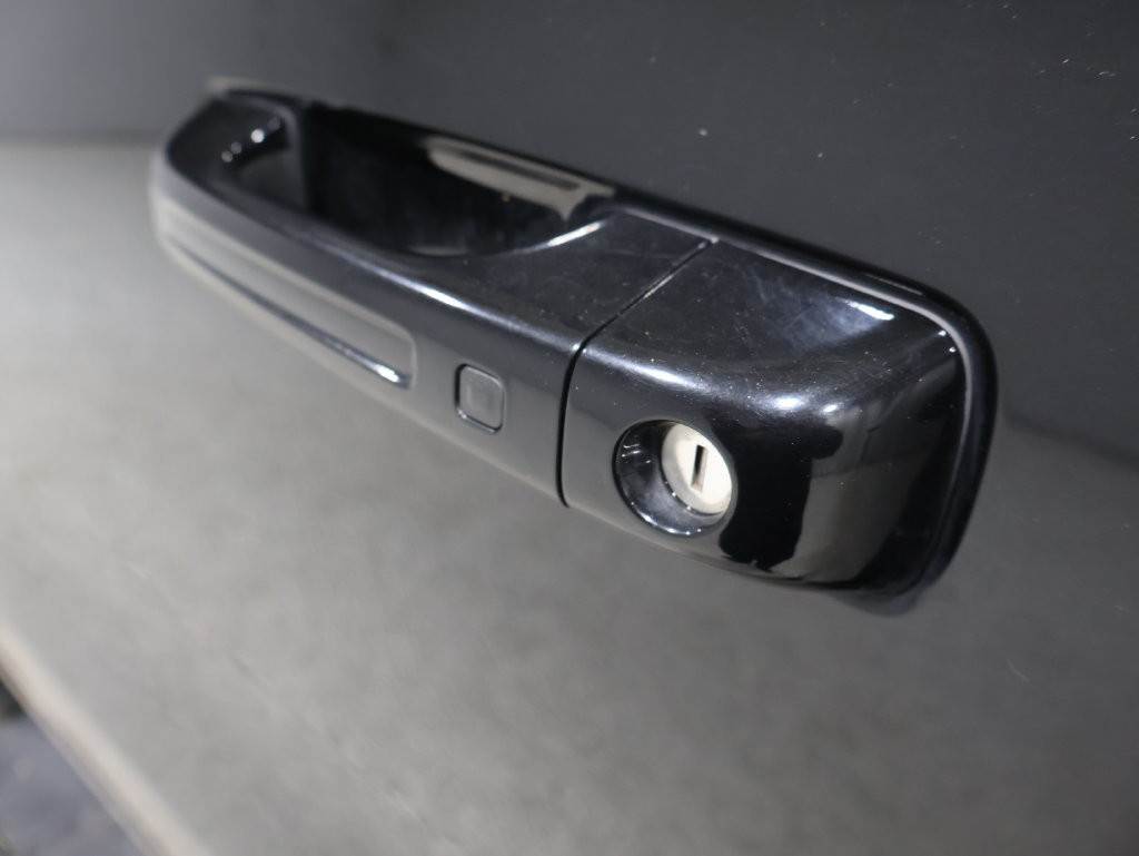 Used 2019 RAM 1500 Laramie AWD/4WD image 10