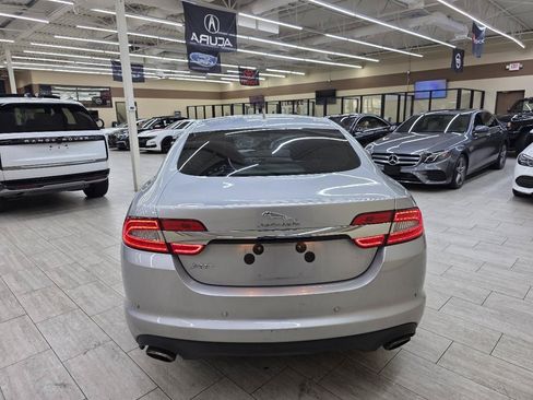 Used 2014 Jaguar XF RWD image 7