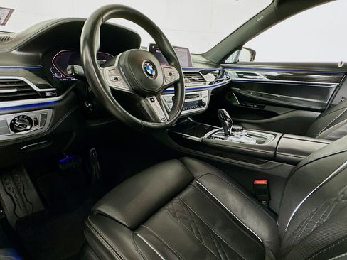 Used 2020 BMW 750i xDrive w/ Executive Package image 7