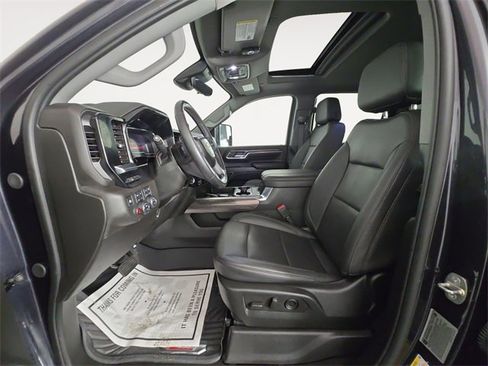 Used 2024 Chevrolet Silverado 2500 LTZ w/ LTZ Premium Package image 9