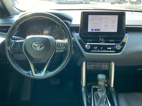 Used 2023 Toyota Corolla Cross AWD Hybrid image 8