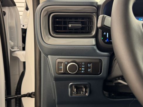 New 2025 Ford Maverick Lariat w/ Black Appearance Package image 28