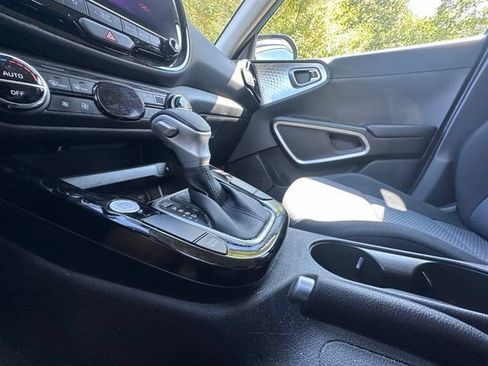 Used 2023 Kia Soul S FWD image 15