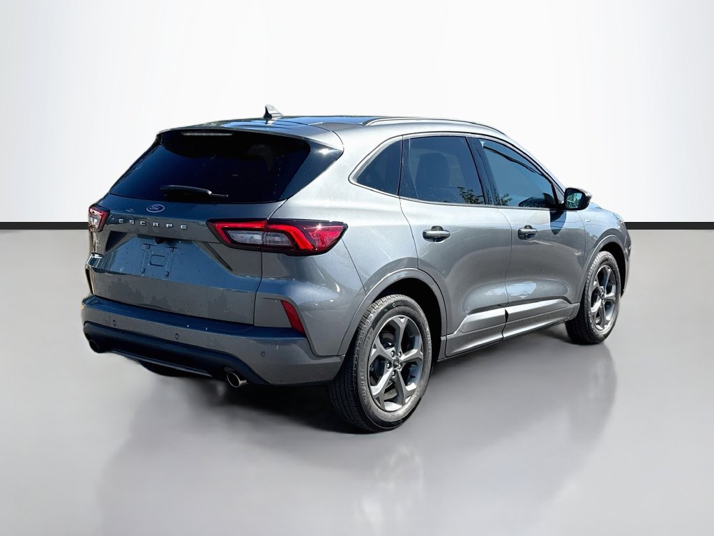Used 2024 Ford Escape ST-Line w/ Tech Pack #1 FWD image 8