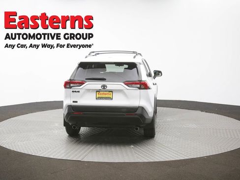 Used 2021 Toyota RAV4 LE image 39