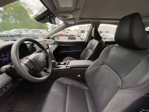 Used 2026 Toyota Camry XLE w/ Premium Package AWD/4WD image 20