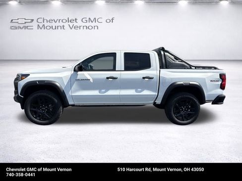 New 2025 Chevrolet Colorado Trail Boss w/ Midnight Edition AWD/4WD image 2