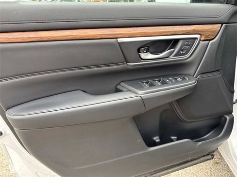 Used 2020 Honda CR-V Touring image 17
