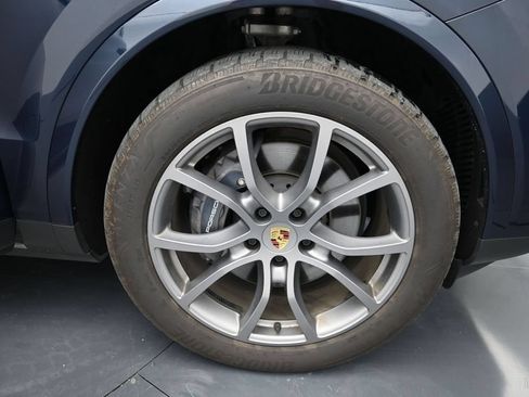 Certified 2024 Porsche Cayenne AWD/4WD image 15