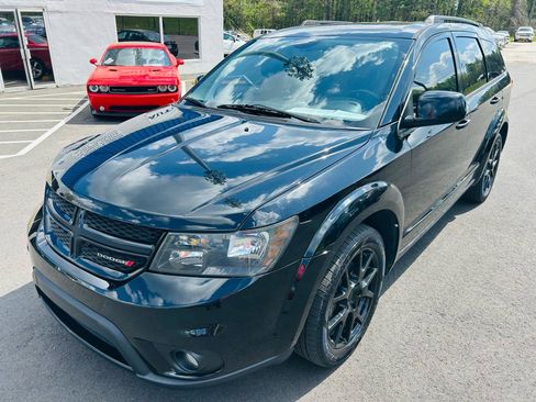 Used 2015 Dodge Journey SXT w/ Flexible Seating Group image 1