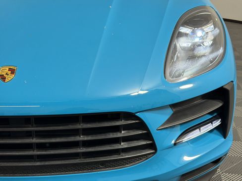 Certified 2021 Porsche Macan image 11