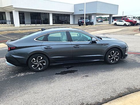 Used 2025 Hyundai Sonata SEL FWD image 4