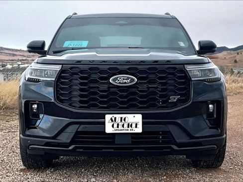 Used 2025 Ford Explorer ST image 2