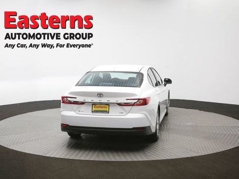 Used 2025 Toyota Camry LE FWD image 39
