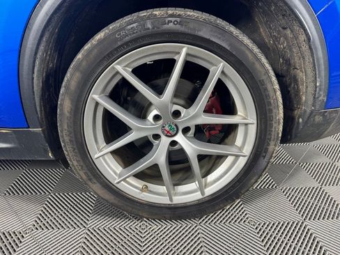 Used 2019 Alfa Romeo Stelvio Ti Sport w/ Quick Order Package 22S Sport AWD/4WD image 13