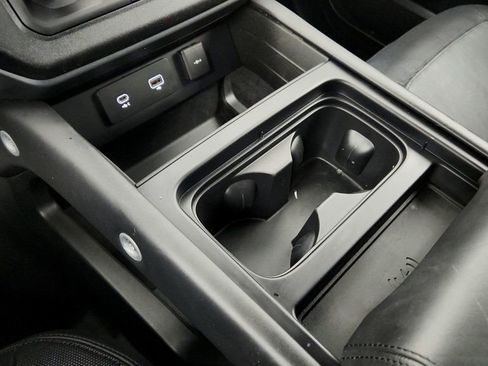 Used 2024 Land Rover Defender 110 X-Dynamic SE image 16