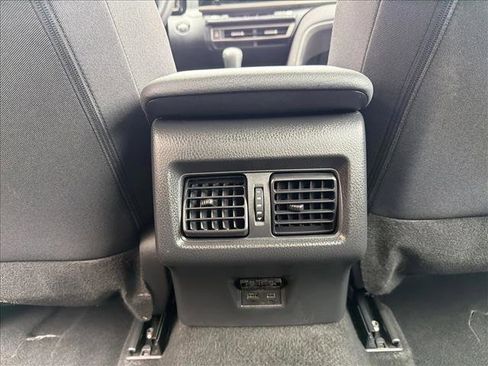 Used 2025 Toyota Camry LE image 23