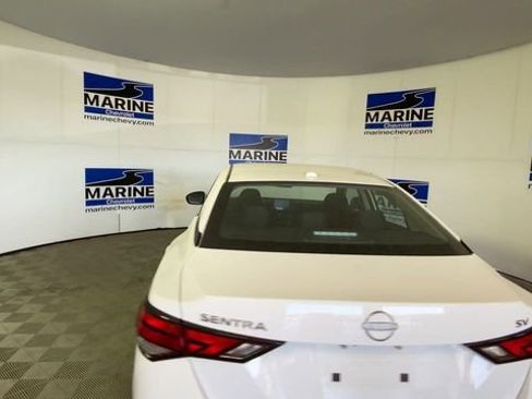 Used 2024 Nissan Sentra SV FWD image 9