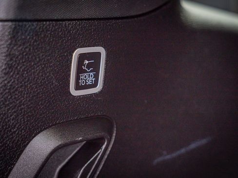 Used 2024 Jeep Wagoneer Series II w/ Flexible Seating Group image 32