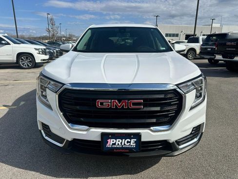 Used 2024 GMC Terrain SLE image 9