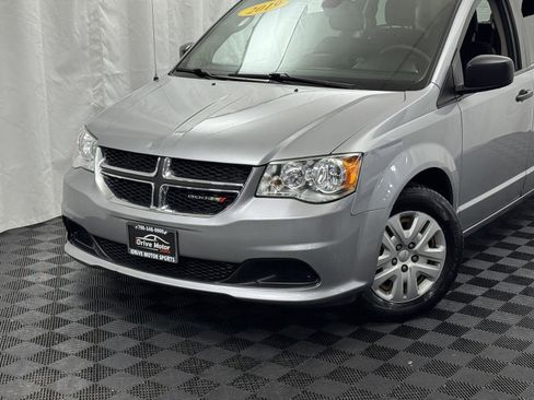 Used 2019 Dodge Grand Caravan SE image 5
