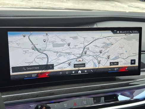 Used 2023 BMW 740i w/ Parking Assistance Package image 17