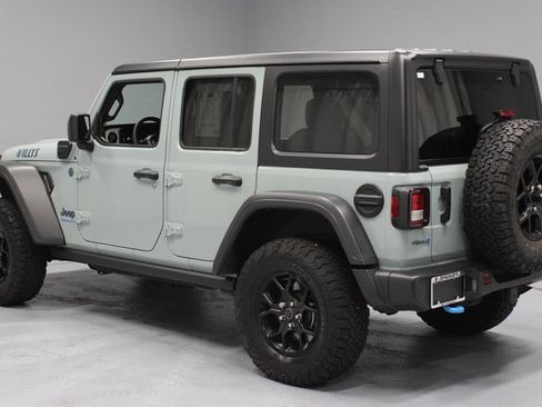 Used 2024 Jeep Wrangler Unlimited AWD/4WD image 8