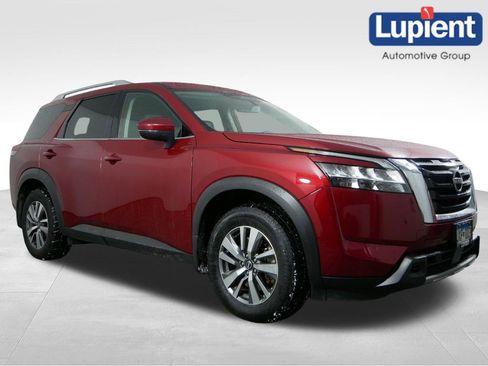 Used 2023 Nissan Pathfinder SL image 1