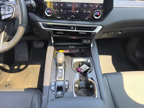 Used 2024 Lexus RX 350 Premium w/ Accessory Package (Z1) AWD/4WD image 9